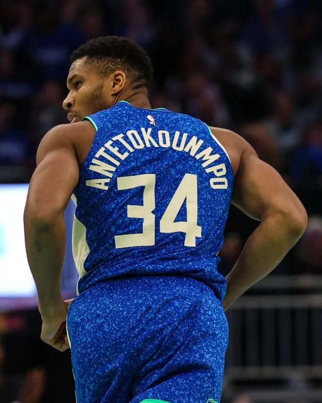 详细阅读:雄鹿队防守崩盘,惨遭对手狂轰猛炸,处理.(雄鹿队防守崩盘,惨遭对手狂轰猛炸,处理结果) 雄鹿队防守崩盘,惨遭对手狂轰猛炸,处理.(雄鹿队防守崩盘,惨遭对手狂轰猛炸,处理结果)